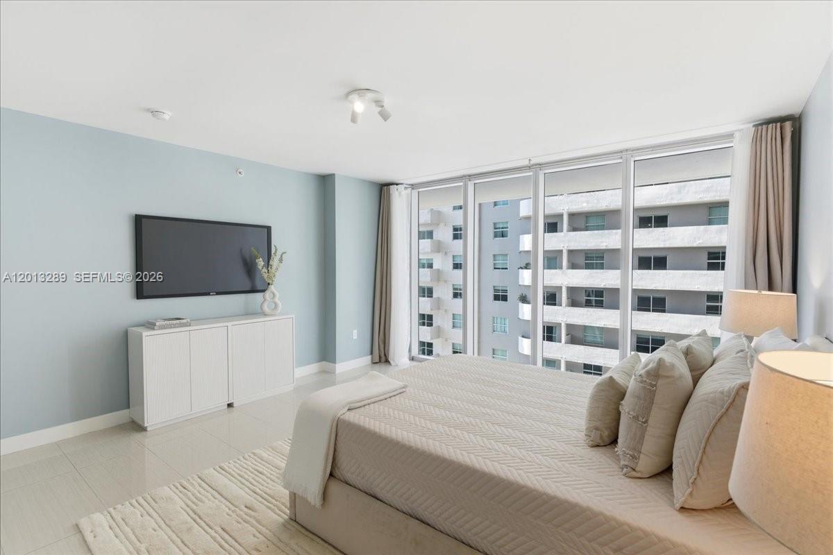 1111 SW 1st Ave #721-N Miami, FL 33130