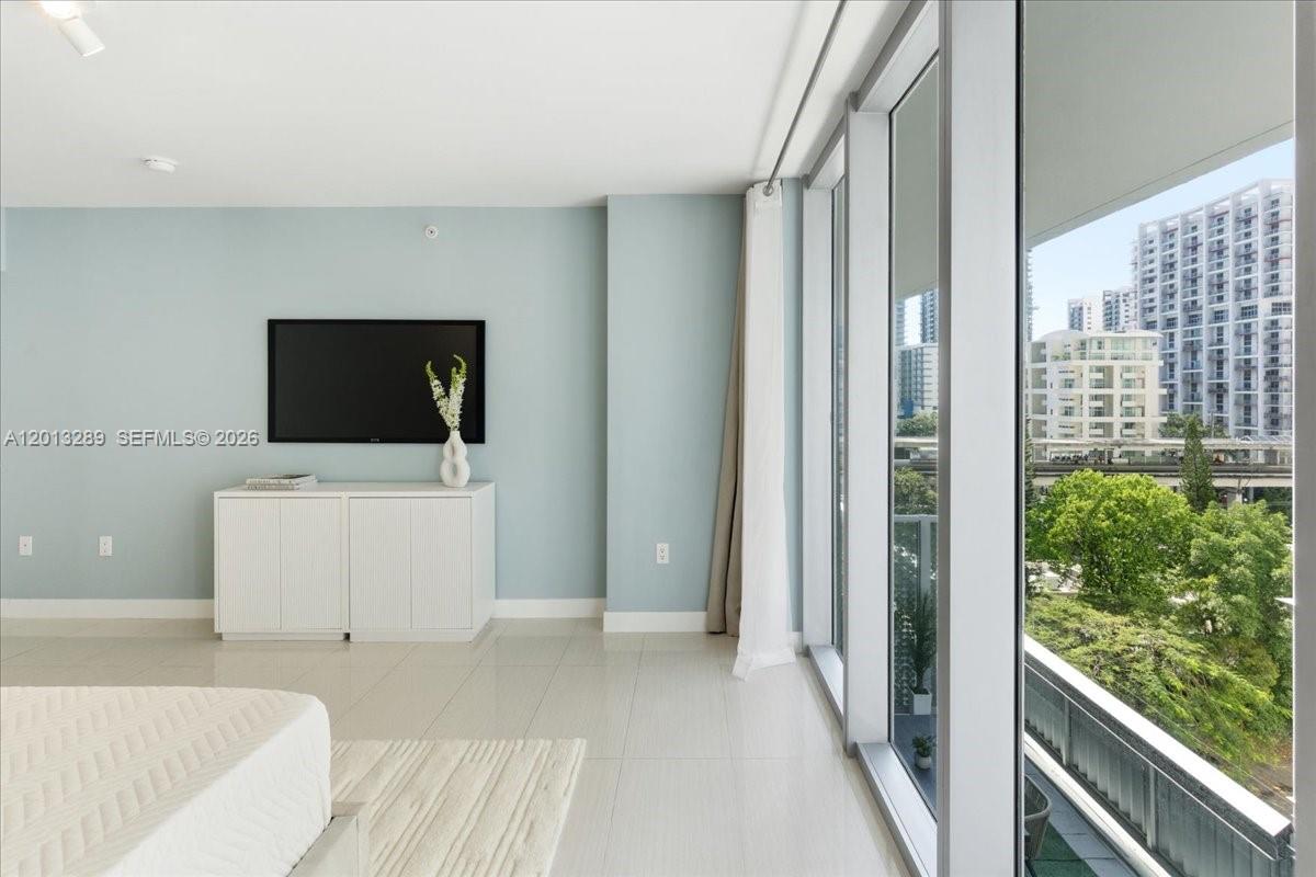 1111 SW 1st Ave #721-N Miami, FL 33130