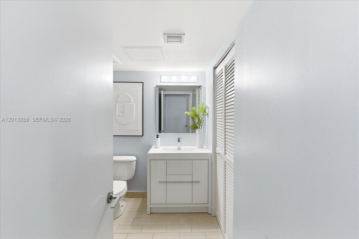 1111 SW 1st Ave #721-N Miami, FL 33130