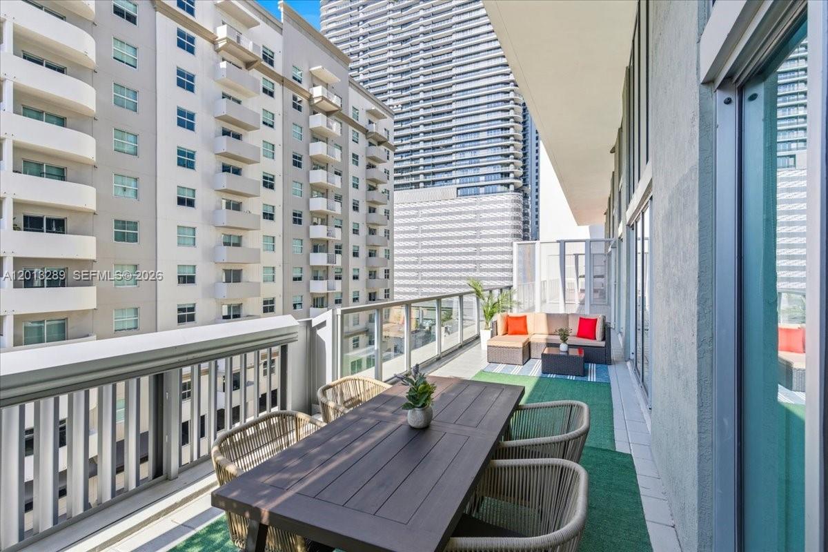 1111 SW 1st Ave #721-N Miami, FL 33130