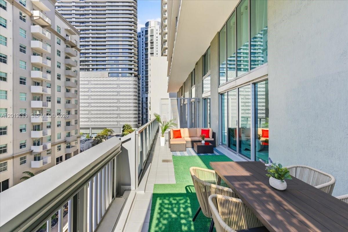 1111 SW 1st Ave #721-N Miami, FL 33130