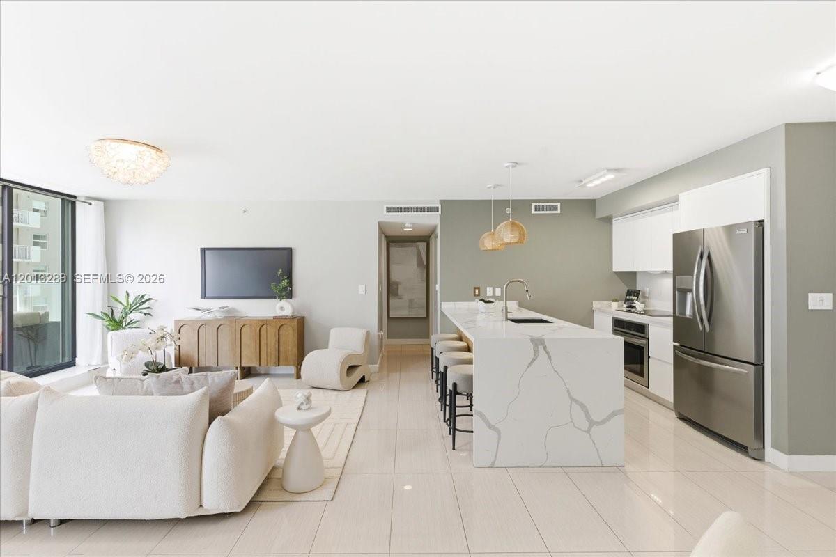 1111 SW 1st Ave #721-N Miami, FL 33130