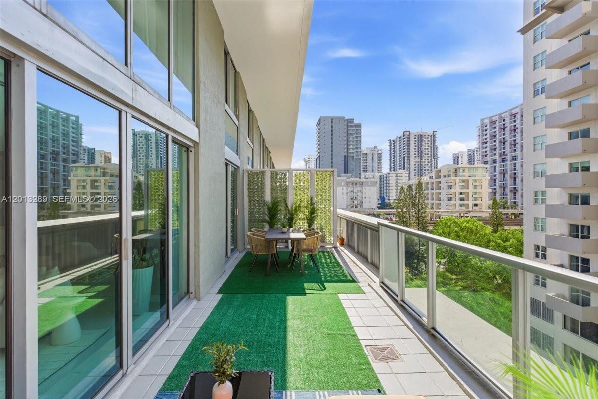 1111 SW 1st Ave #721-N Miami, FL 33130