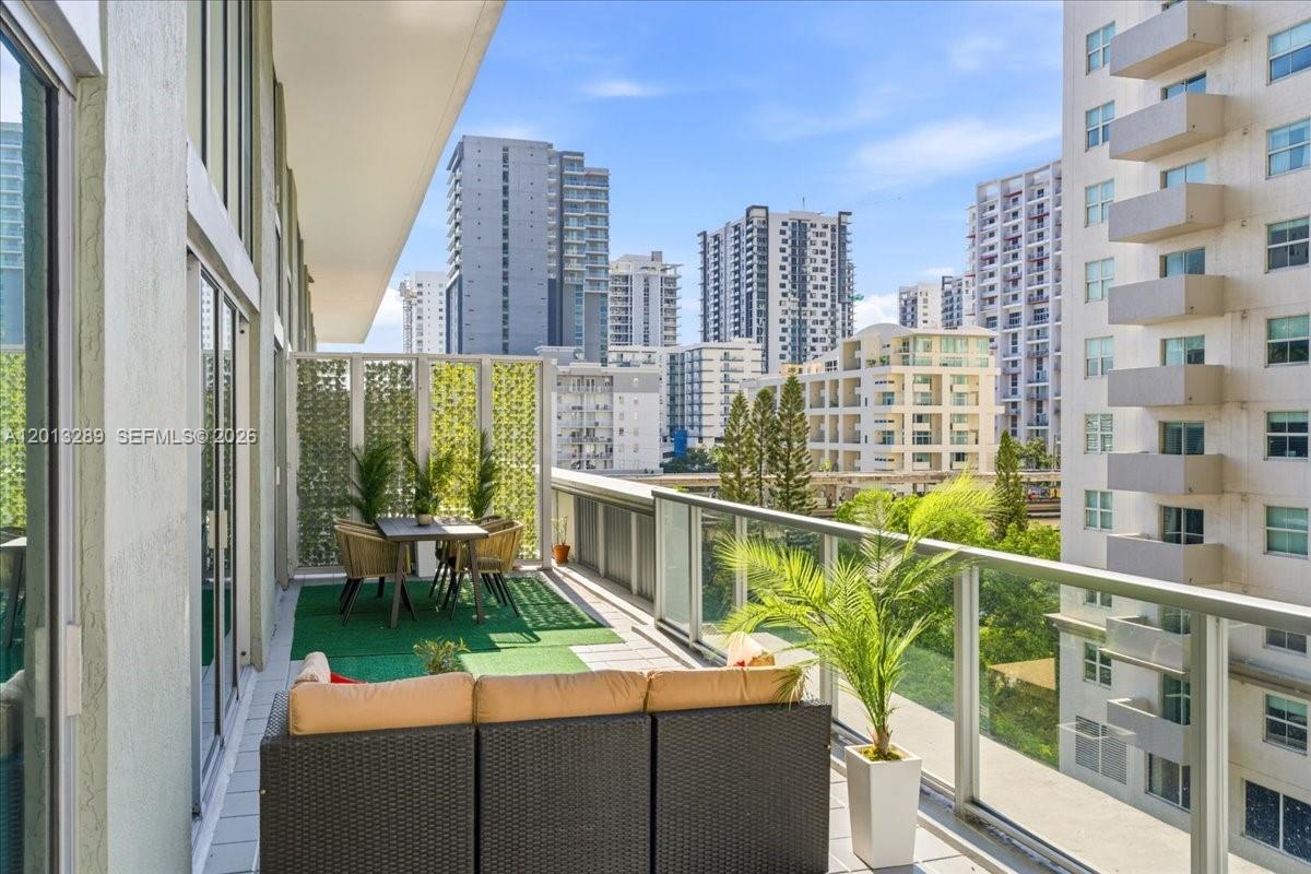 1111 SW 1st Ave #721-N Miami, FL 33130