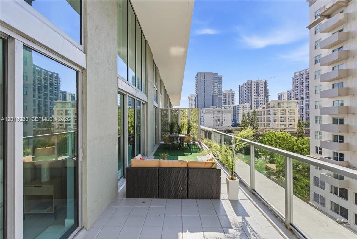 1111 SW 1st Ave #721-N Miami, FL 33130