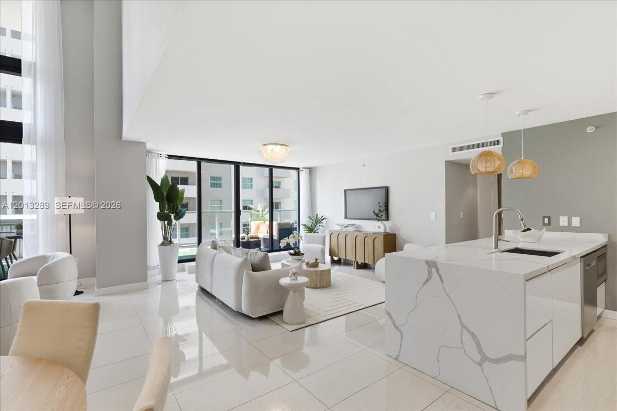 1111 SW 1st Ave #721-N Miami, FL 33130