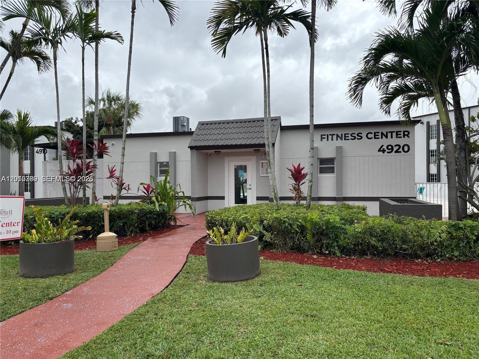 5201 NW Geneva Way #103 Doral, FL 33166