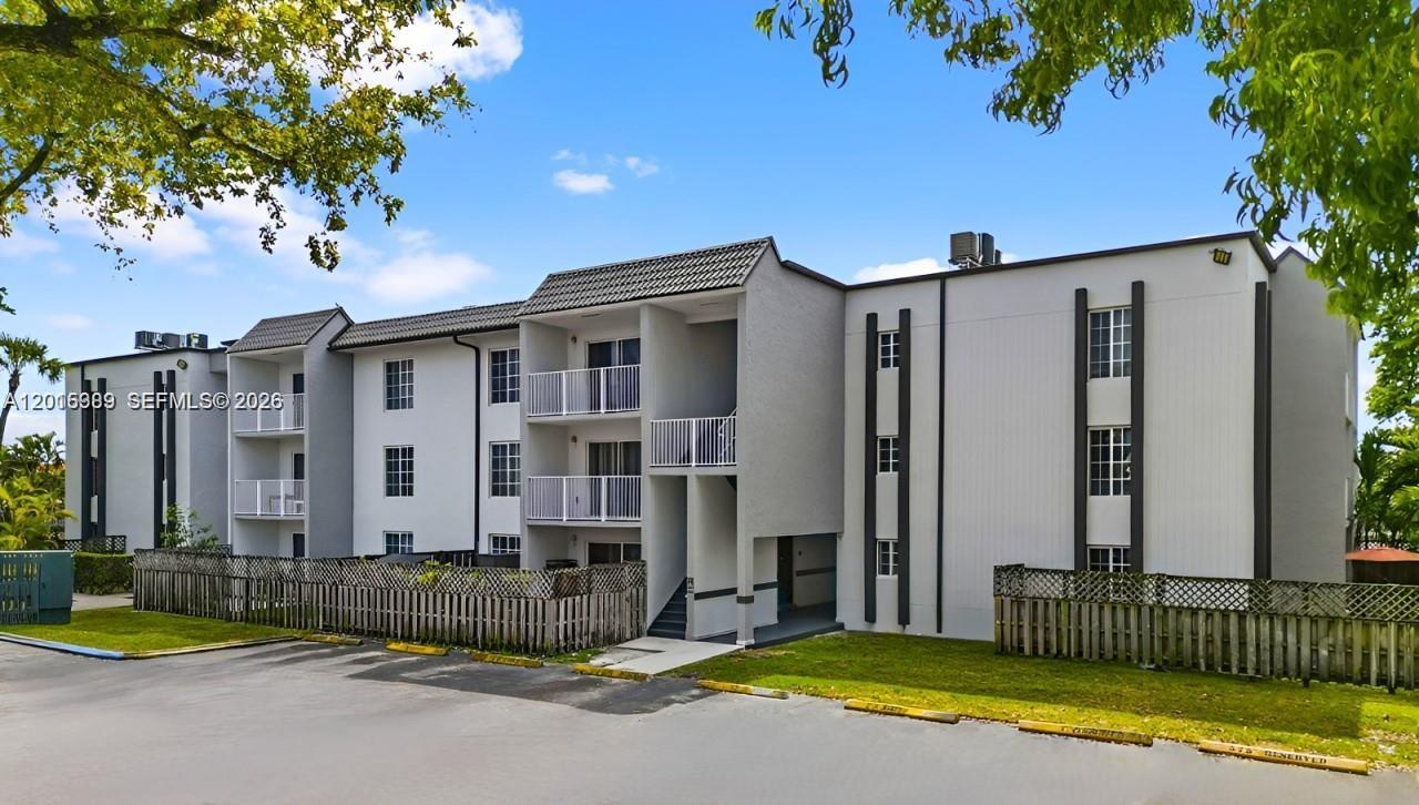5201 NW Geneva Way #103 Doral, FL 33166