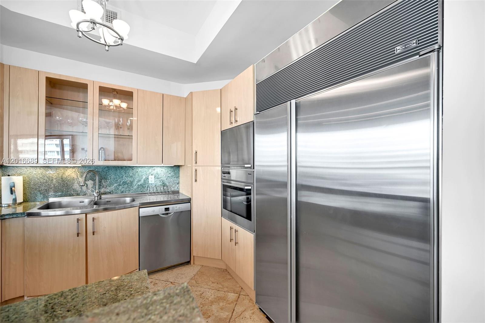 100 S Pointe Dr #801 Miami Beach, FL 33139