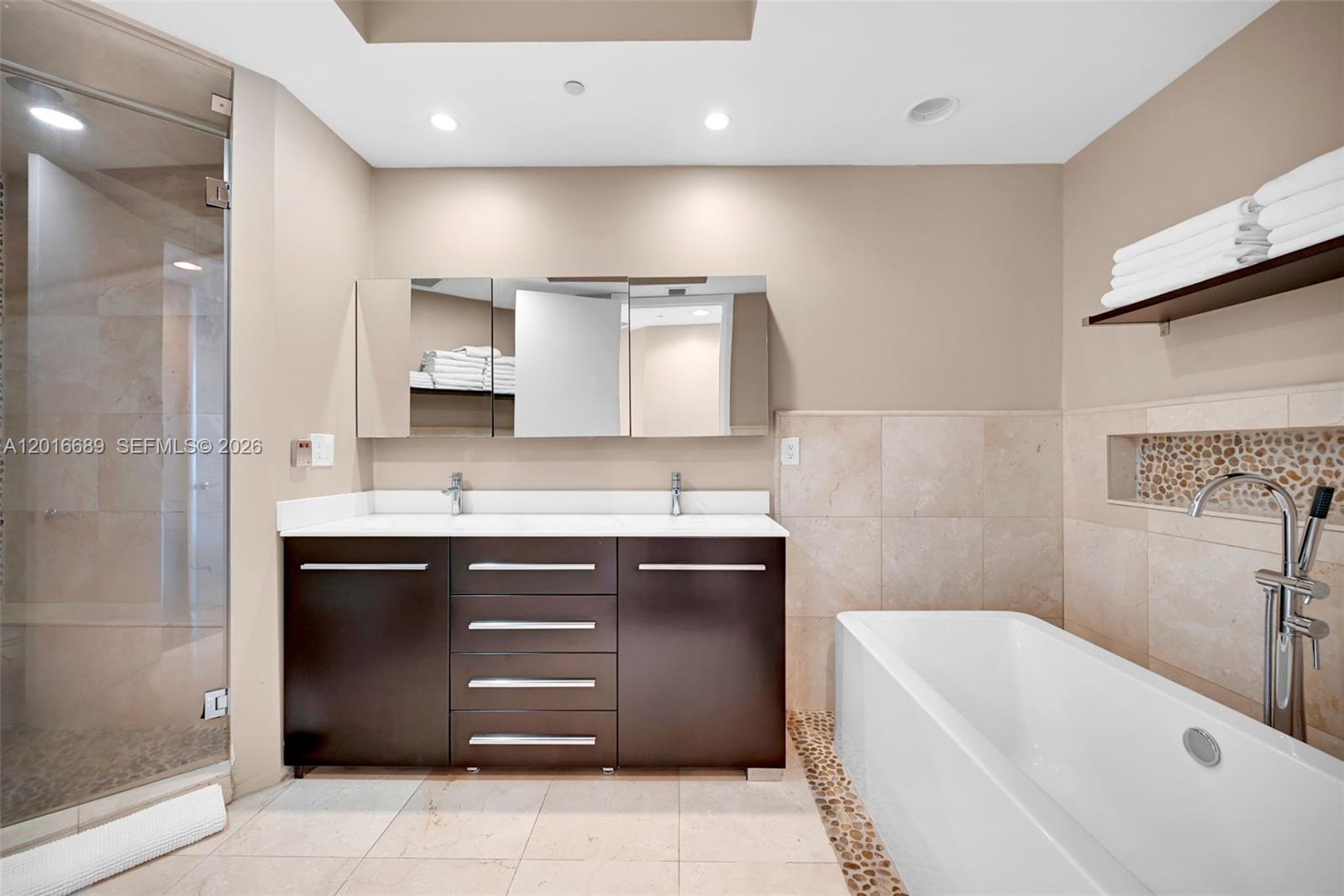 100 S Pointe Dr #801 Miami Beach, FL 33139