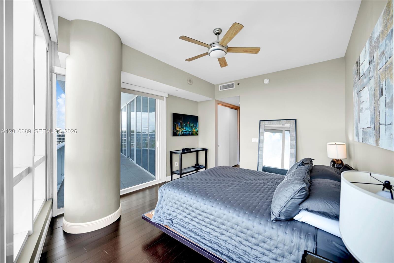100 S Pointe Dr #801 Miami Beach, FL 33139