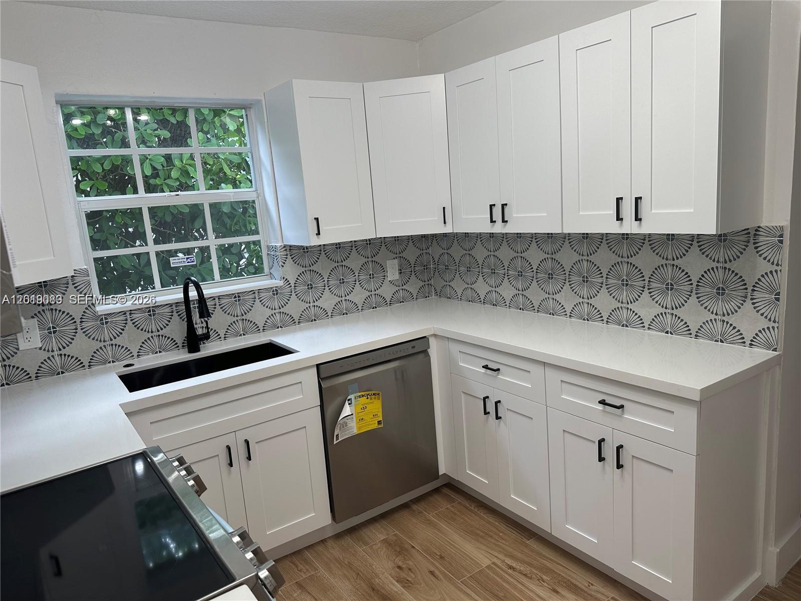 517 Navarre #517 Coral Gables, FL 33134