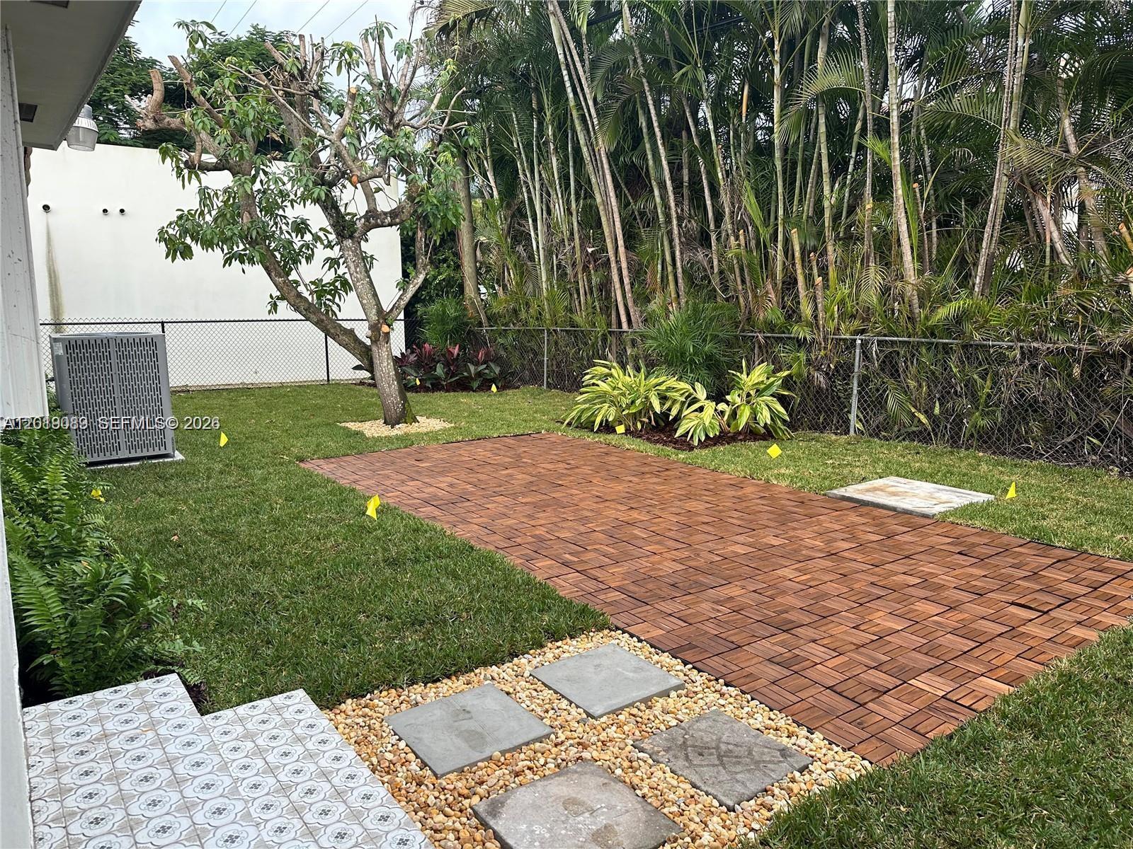 517 Navarre #517 Coral Gables, FL 33134