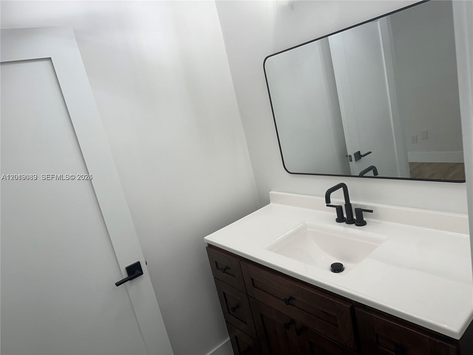 517 Navarre #517 Coral Gables, FL 33134