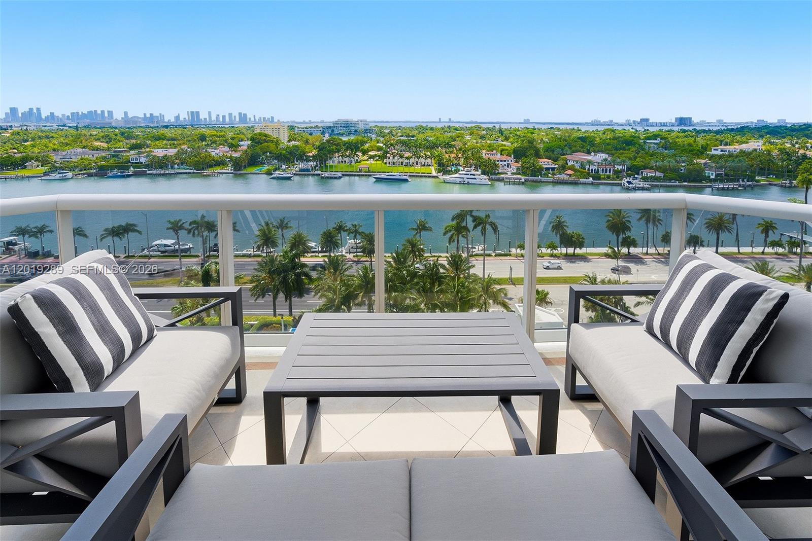 4779 Collins Ave #1206