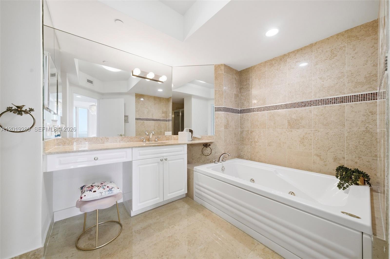 4779 Collins Ave #1206 Miami Beach, FL 33140