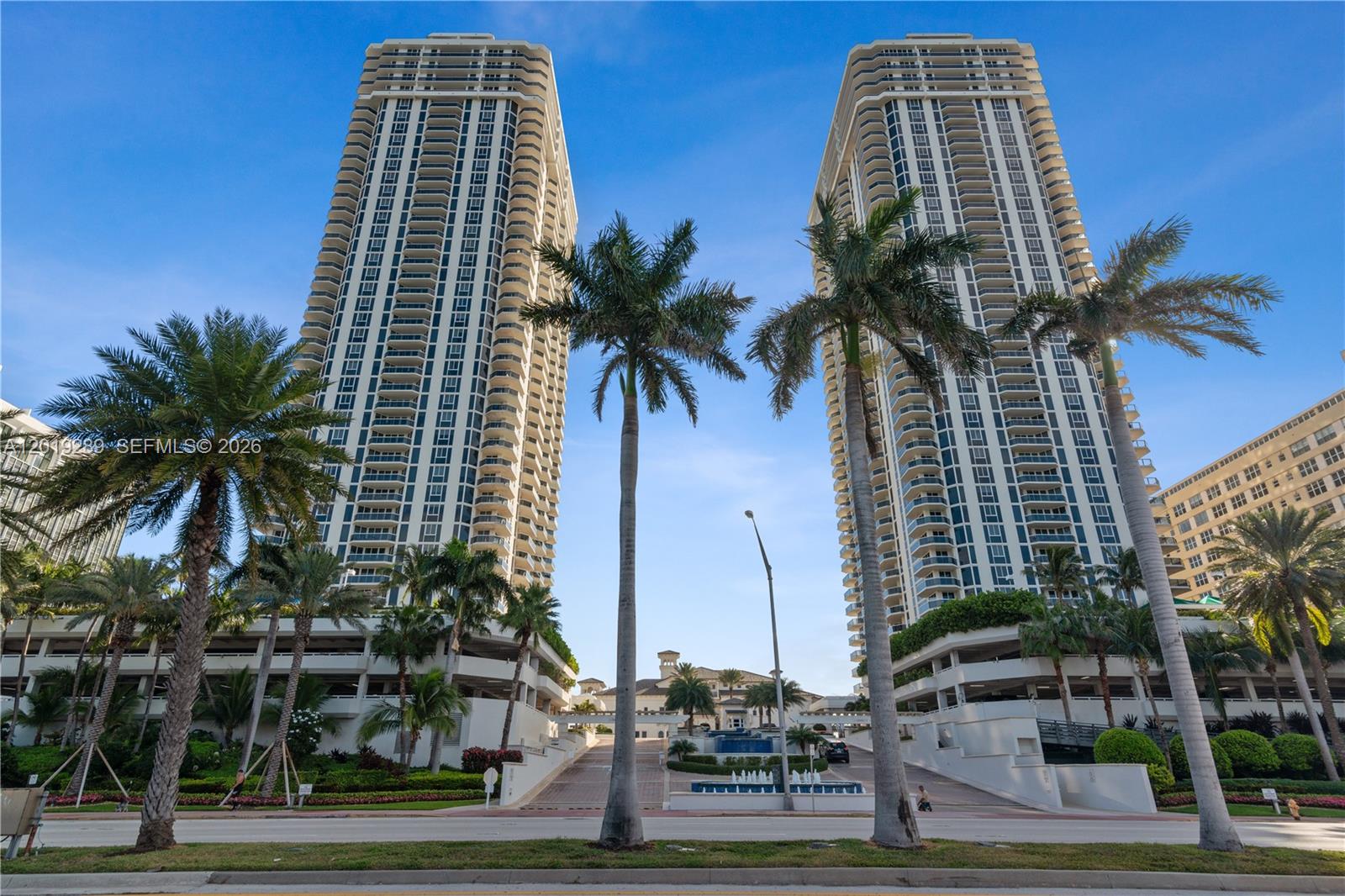 4779 Collins Ave #1206 Miami Beach, FL 33140
