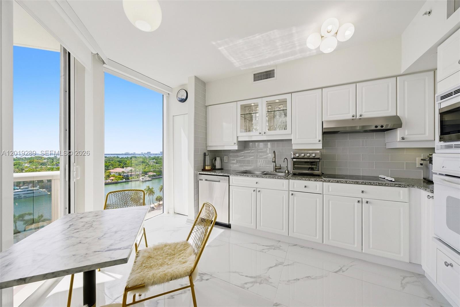 4779 Collins Ave #1206 Miami Beach, FL 33140