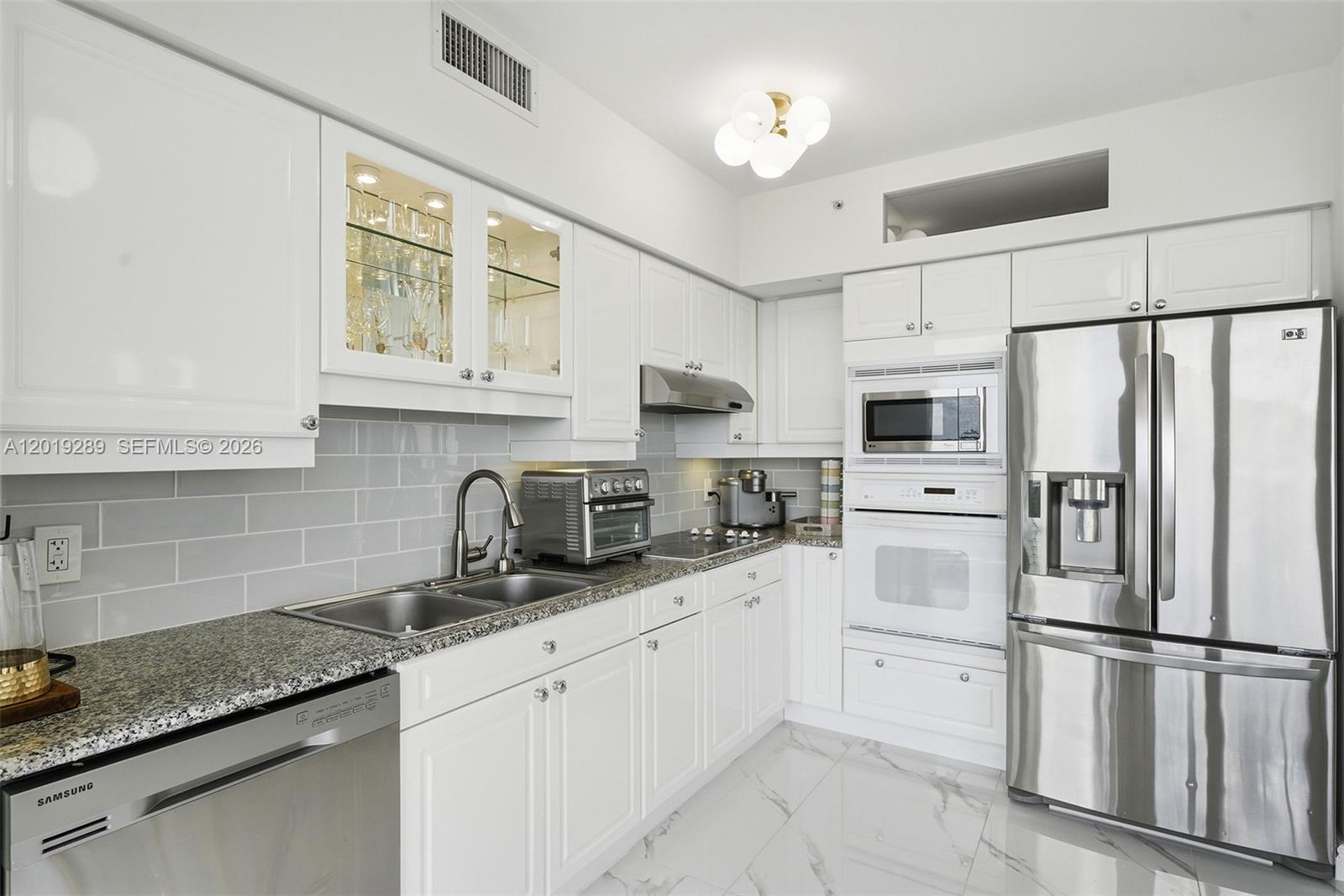 4779 Collins Ave #1206 Miami Beach, FL 33140