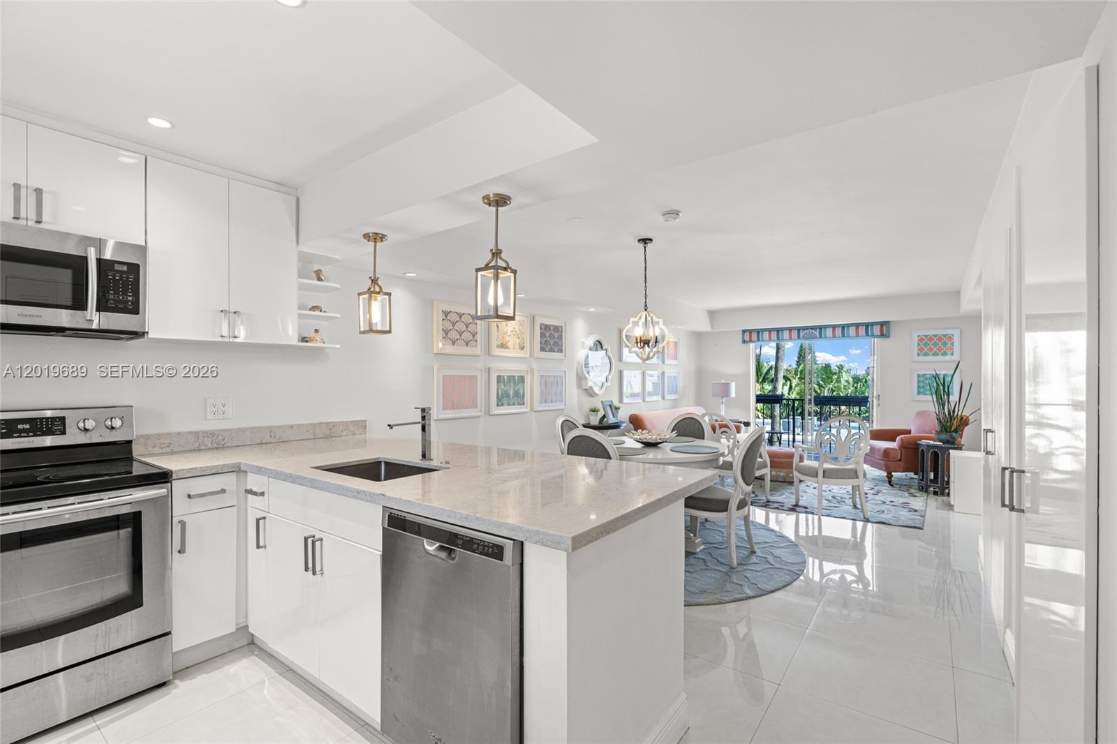 855 Euclid Ave #402