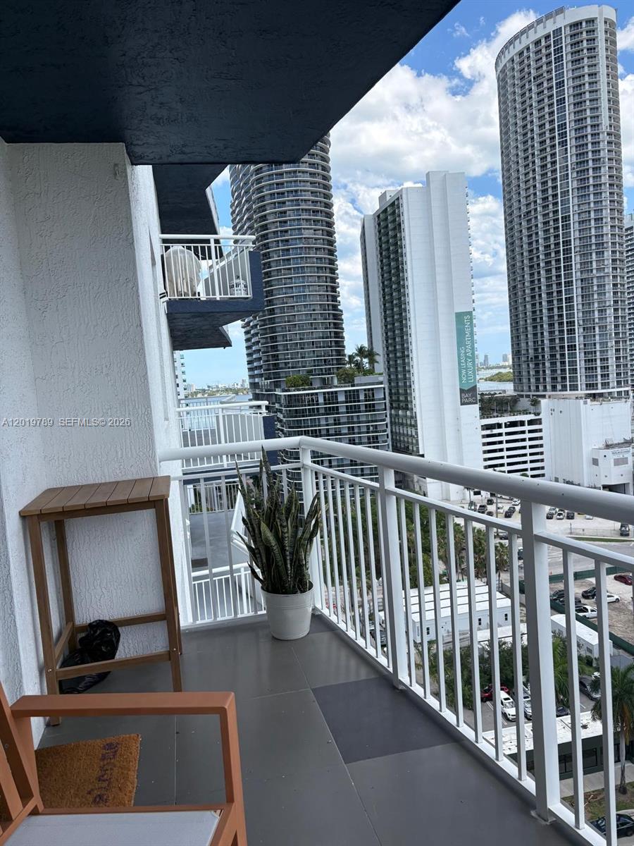 image 1800 Biscayne Plaza16