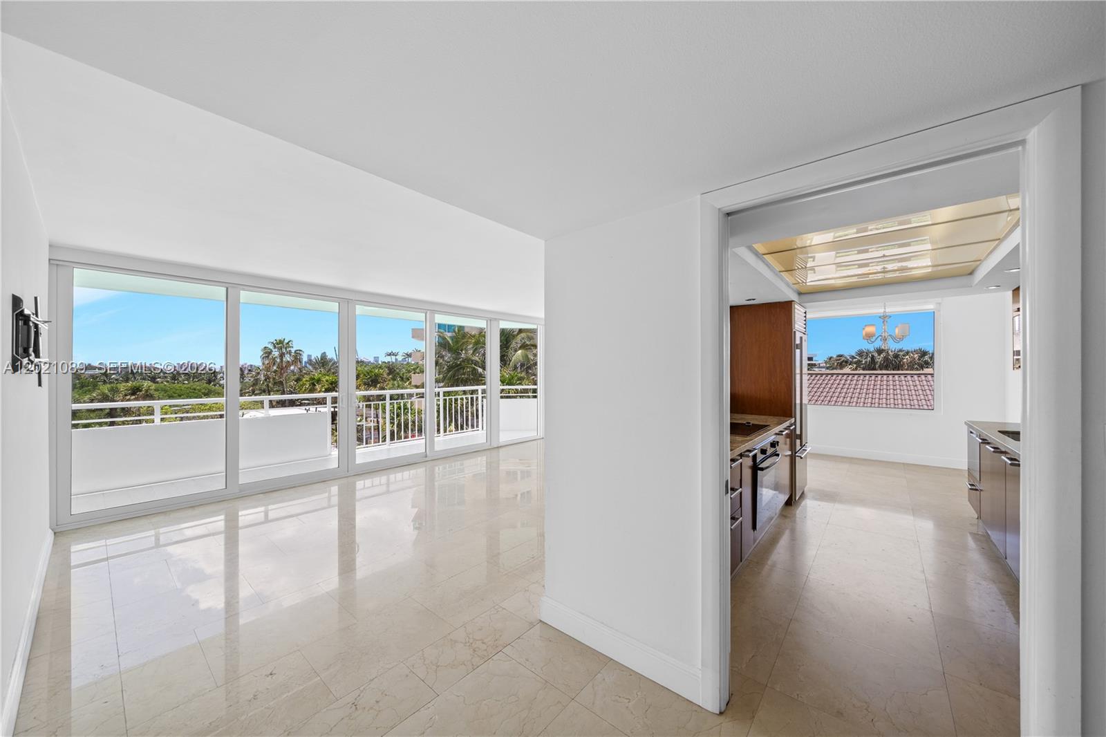 400 S Pointe Dr #409 Miami Beach, FL 33139