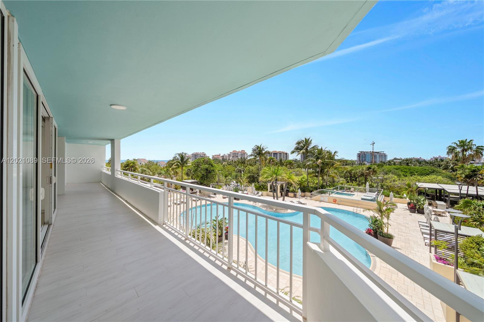 400 S Pointe Dr #409 Miami Beach, FL 33139