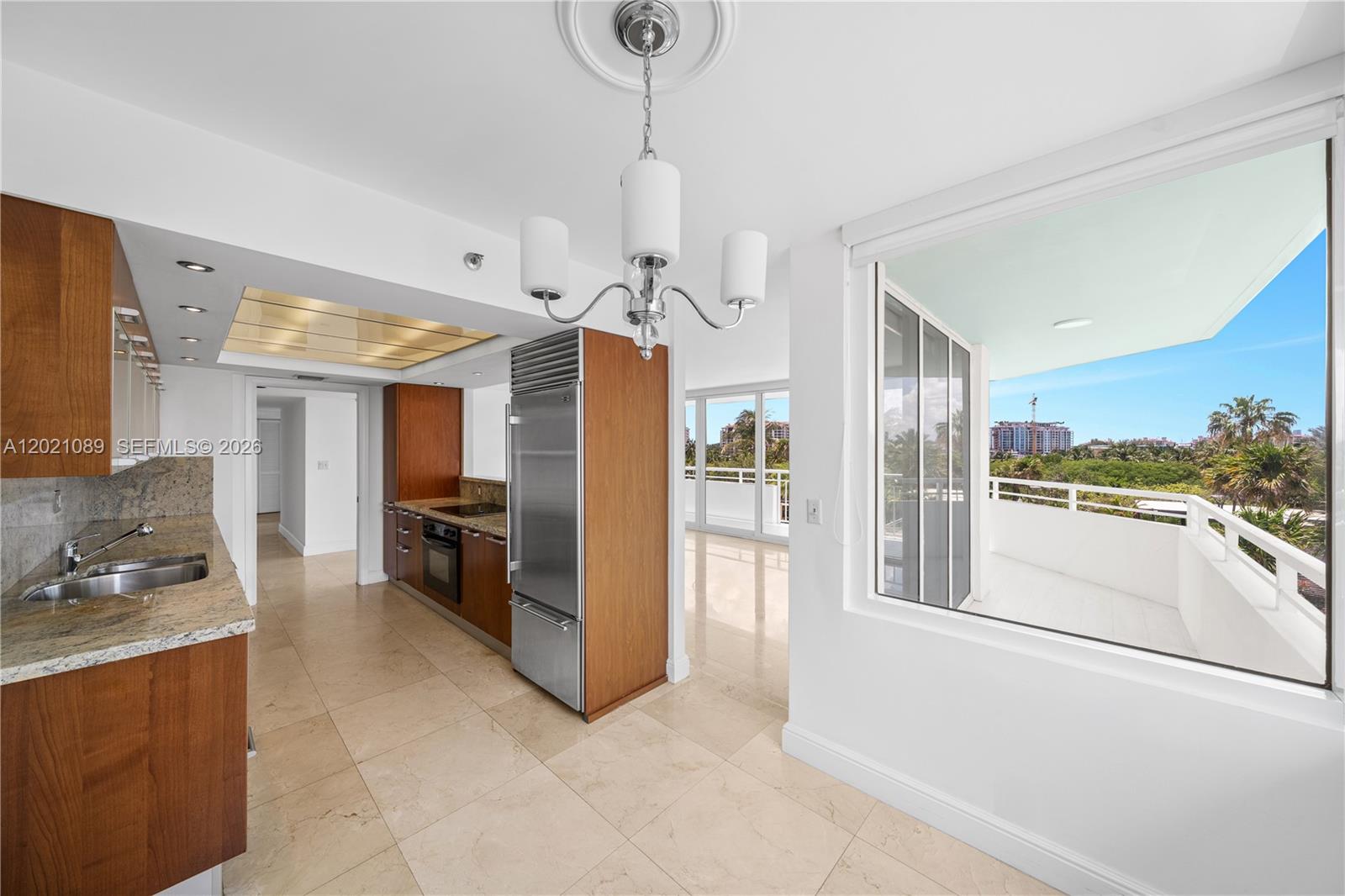 400 S Pointe Dr #409 Miami Beach, FL 33139