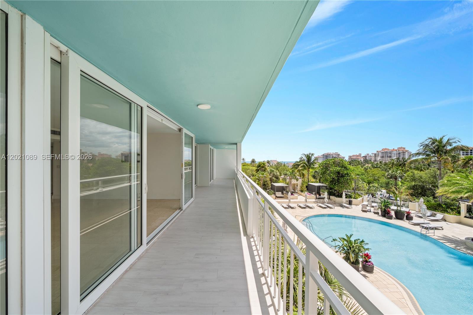 400 S Pointe Dr #409 Miami Beach, FL 33139