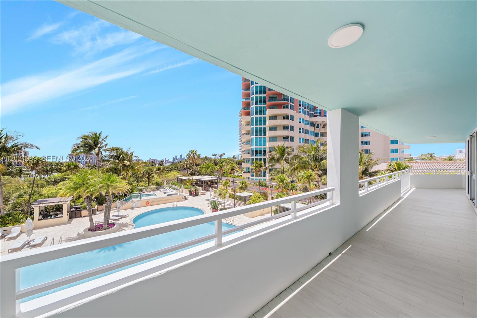 400 S Pointe Dr #409 Miami Beach, FL 33139