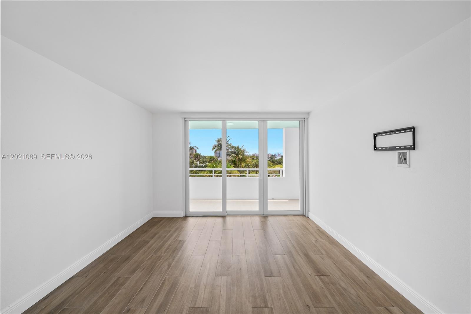 400 S Pointe Dr #409 Miami Beach, FL 33139