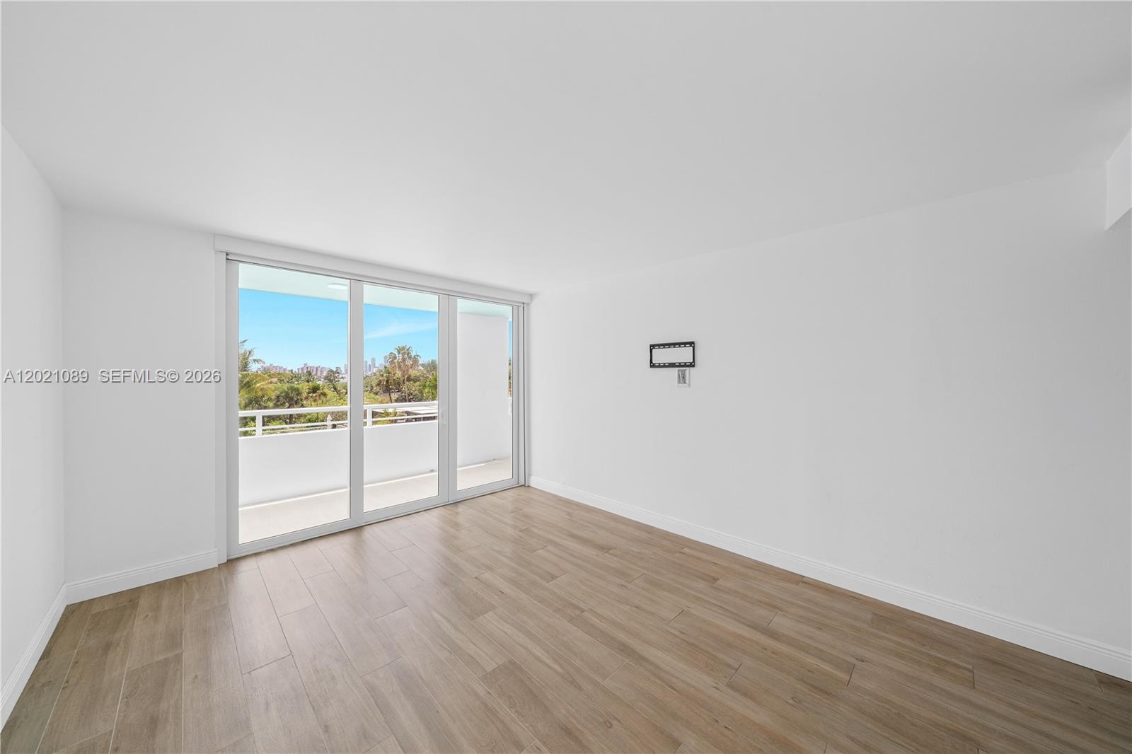400 S Pointe Dr #409 Miami Beach, FL 33139