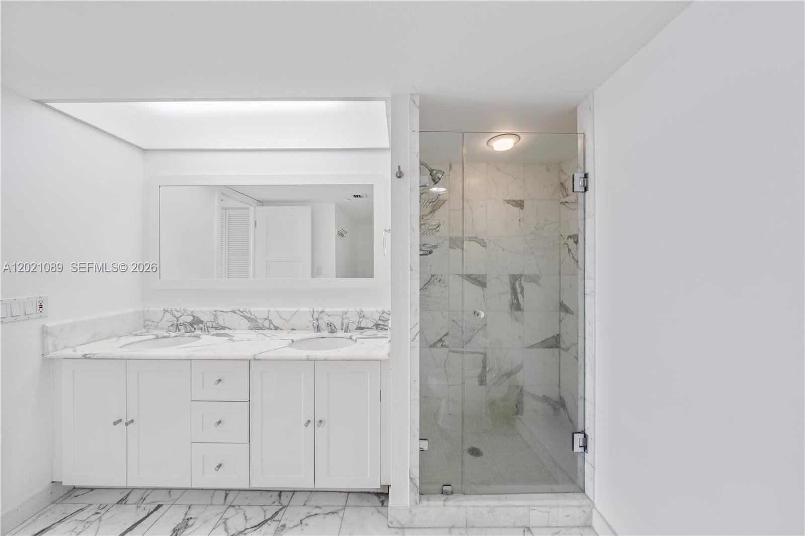 400 S Pointe Dr #409 Miami Beach, FL 33139