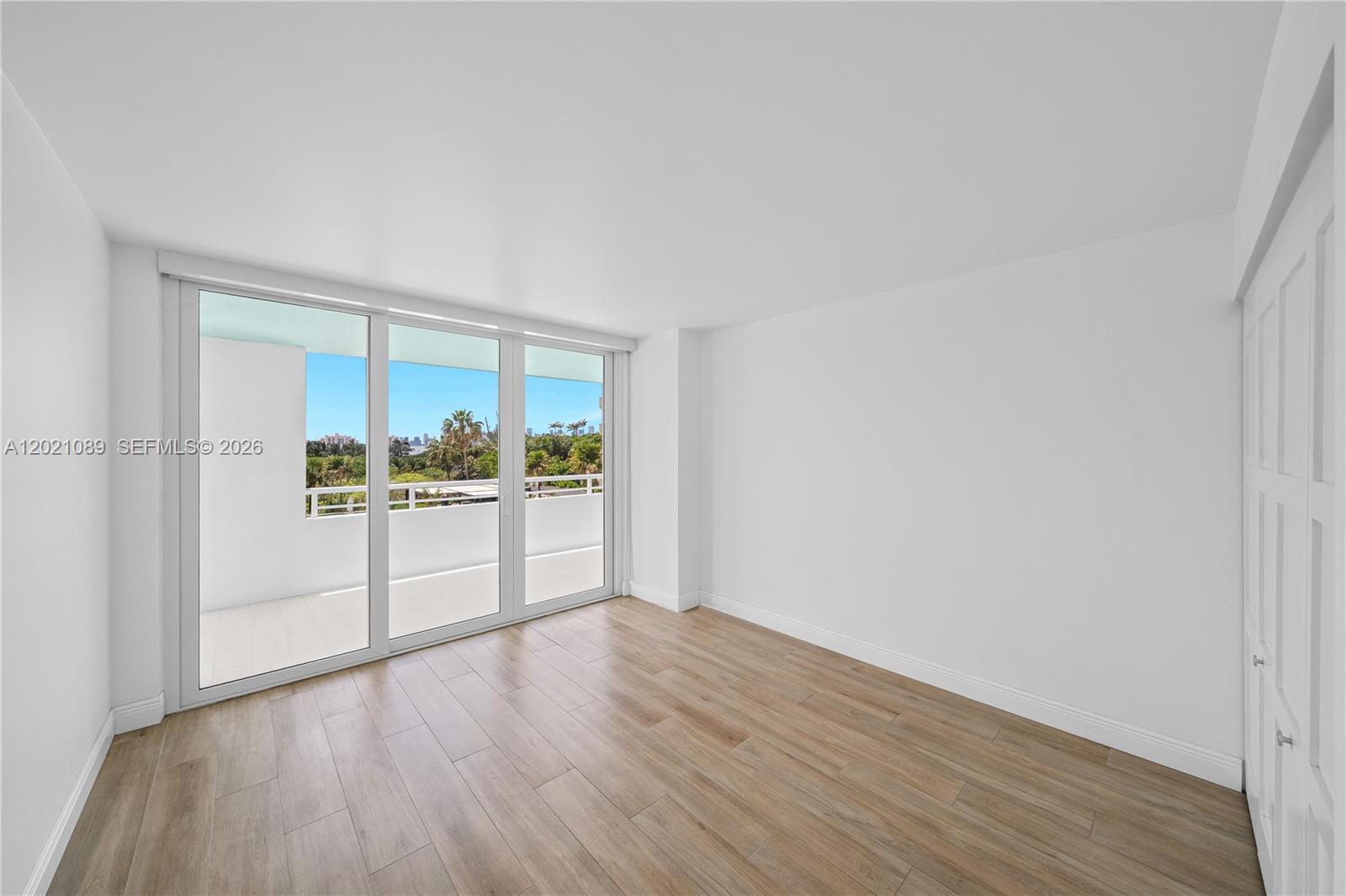 400 S Pointe Dr #409 Miami Beach, FL 33139