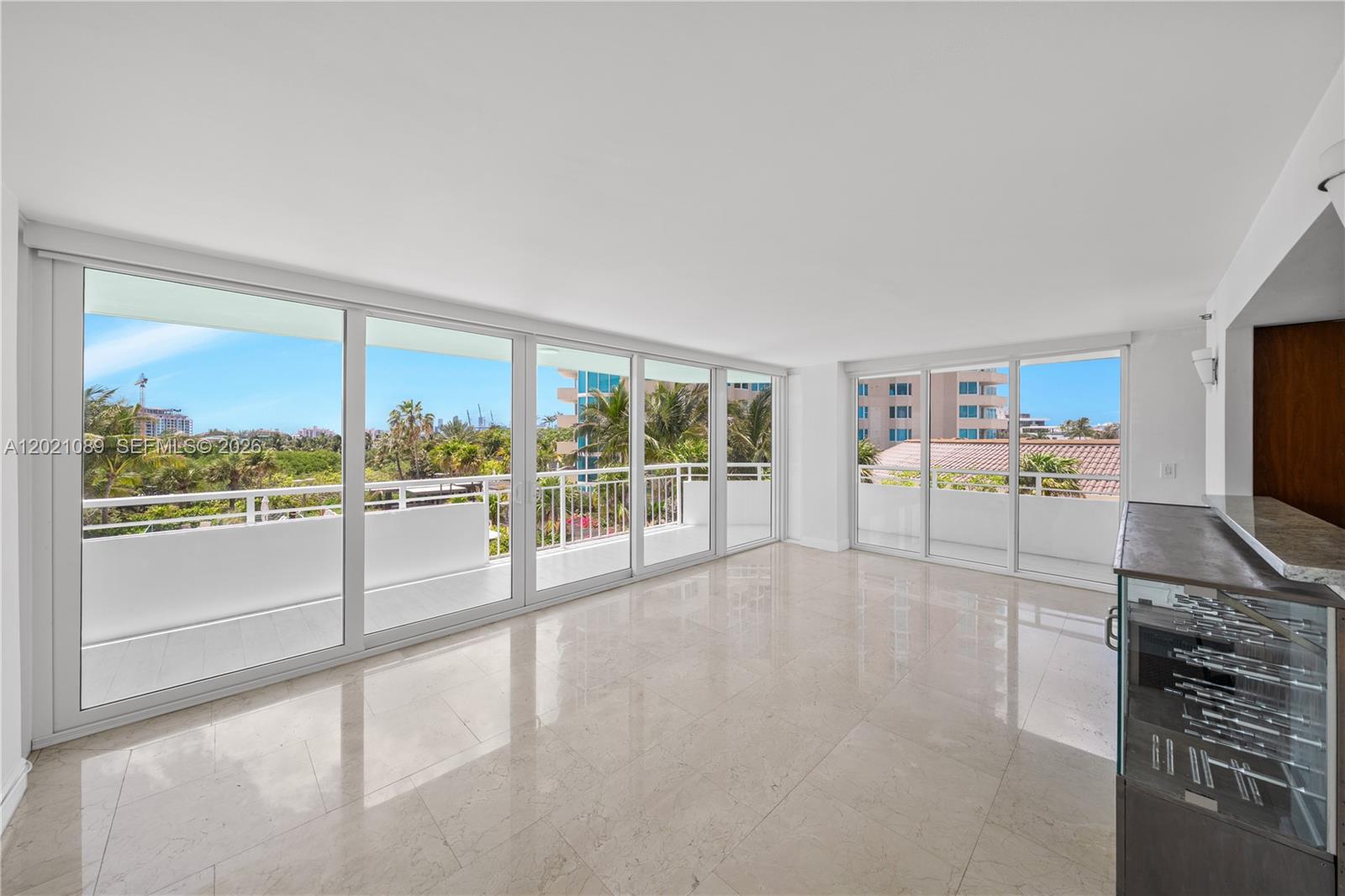 400 S Pointe Dr #409 Miami Beach, FL 33139