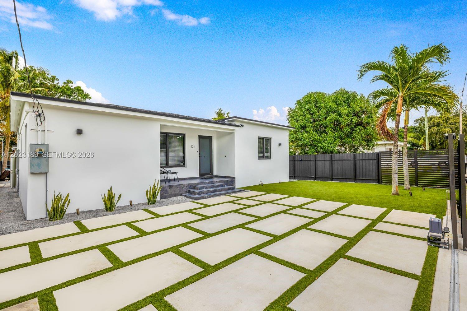 121 NW 53rd St Miami, FL 33127