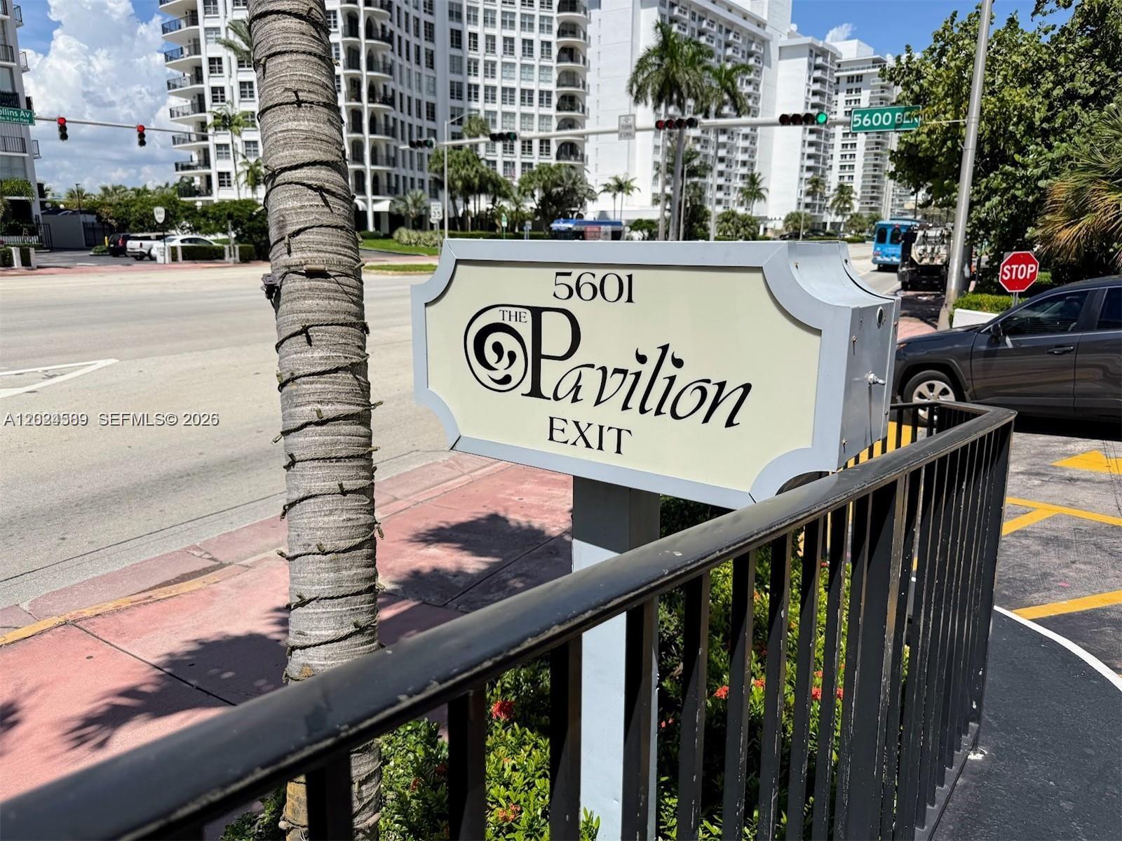 5601 Collins Ave #607