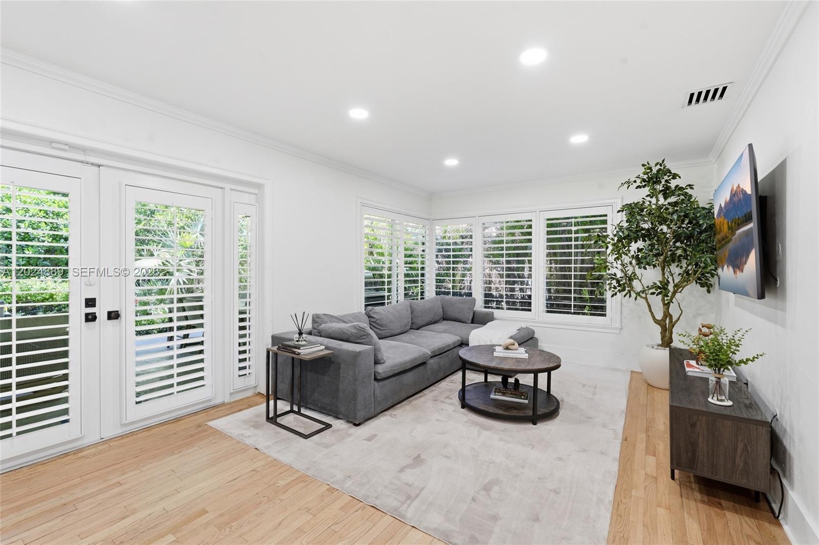 1505 Robbia Ave Coral Gables, FL 33146