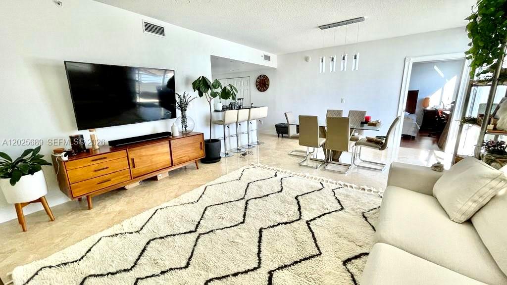 18800 NE 29th Ave #818