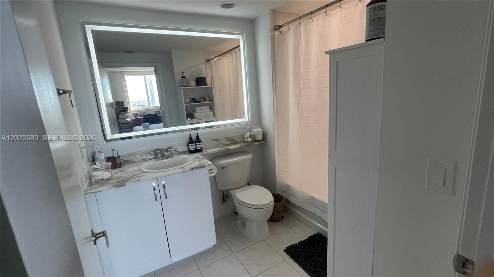image The Venture at Aventura9