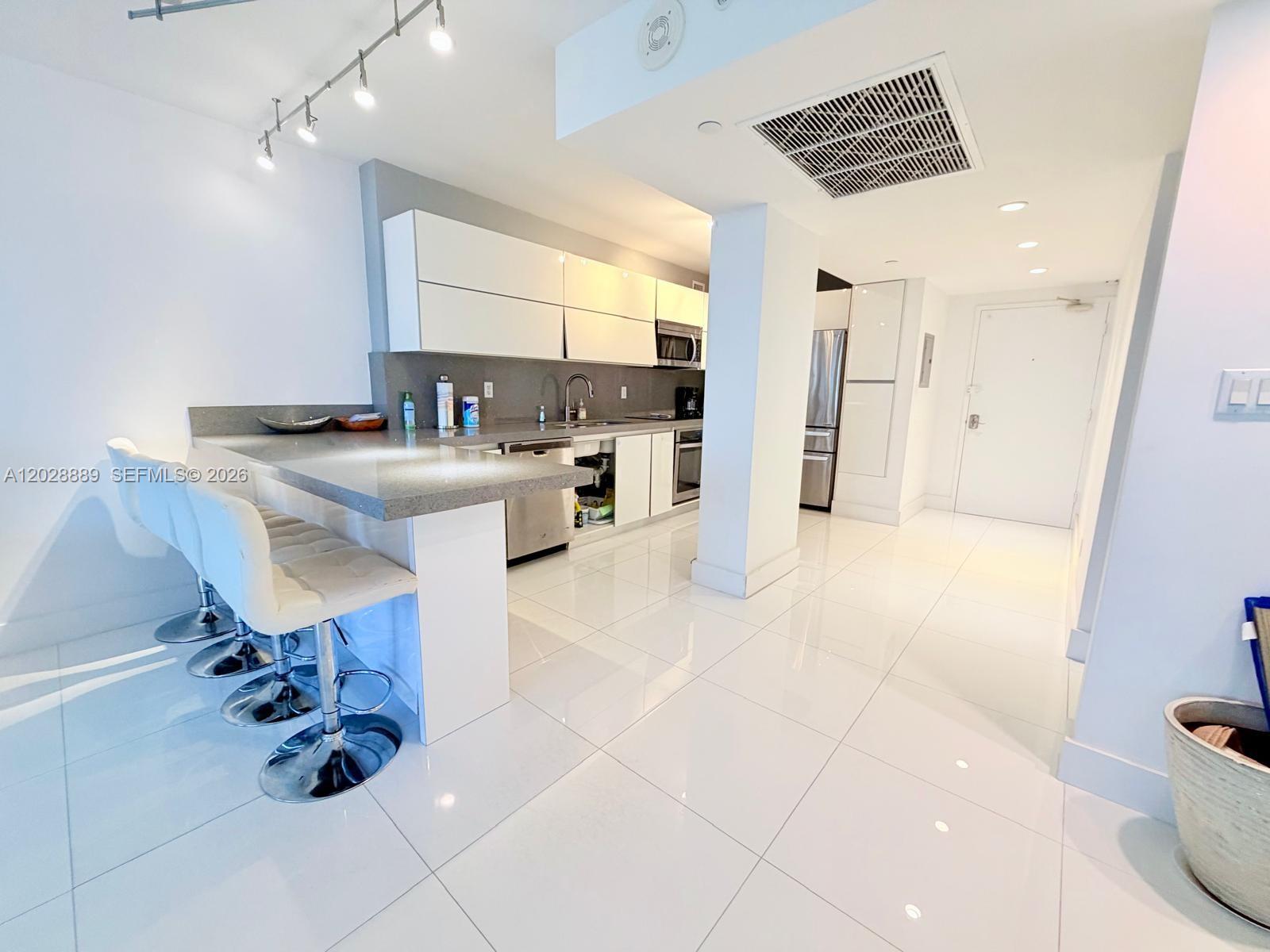 100 Lincoln Rd #1504 Miami Beach, FL 33139