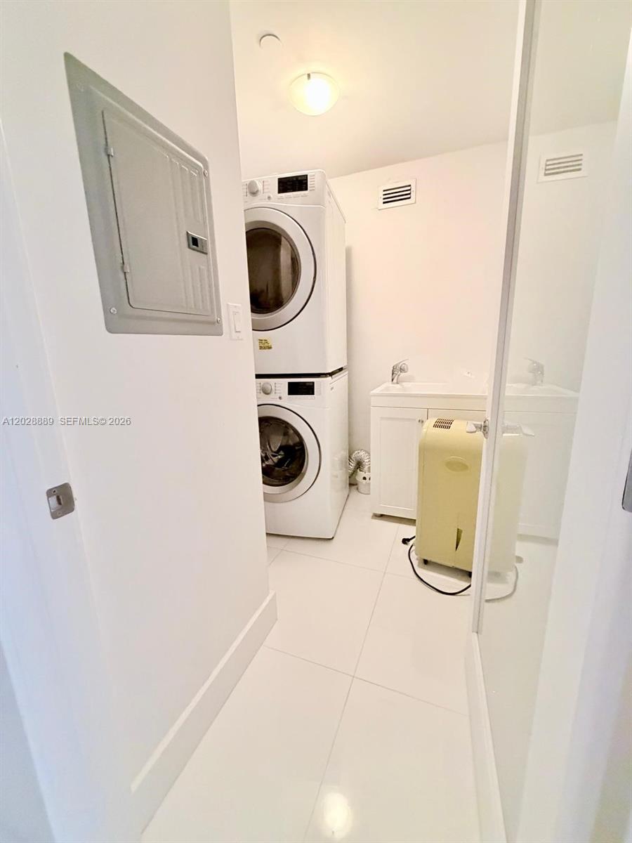 100 Lincoln Rd #1504 Miami Beach, FL 33139