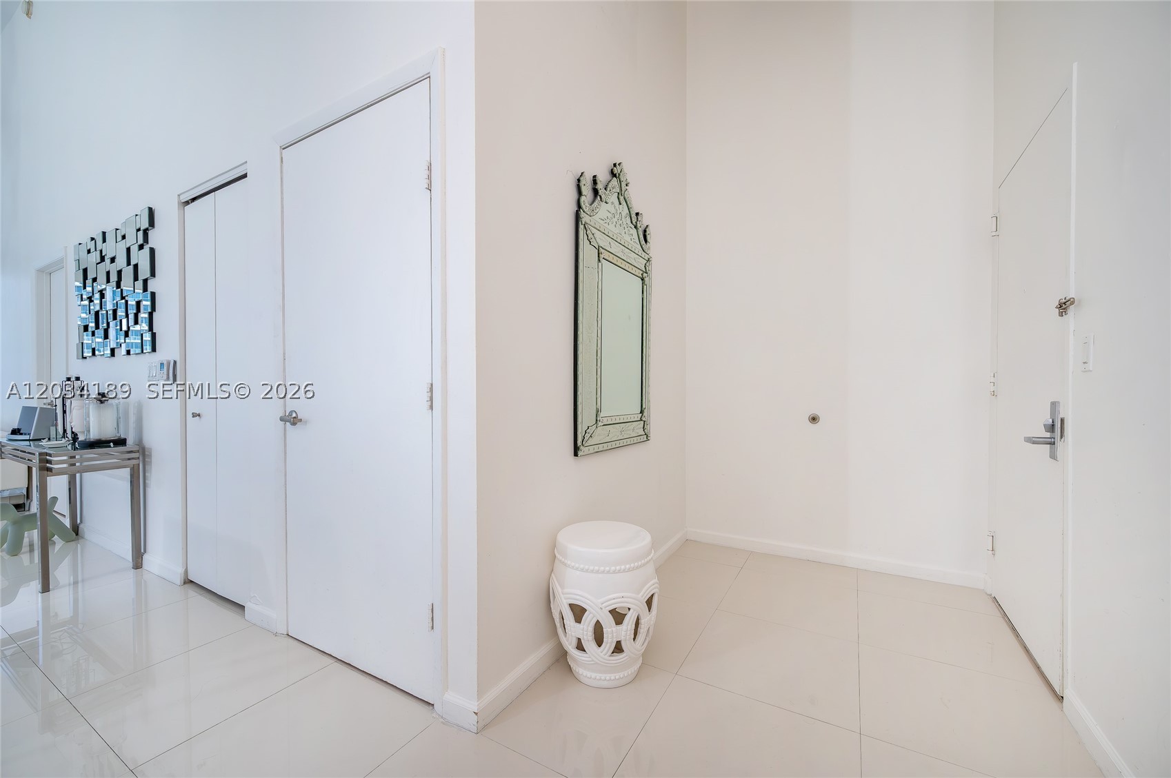 475 Brickell Ave #4115 Miami, FL 33131