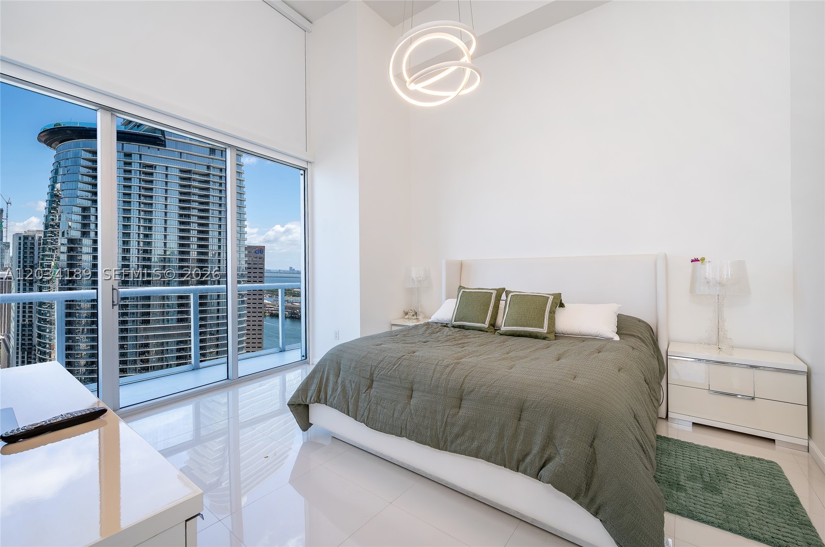 475 Brickell Ave #4115 Miami, FL 33131