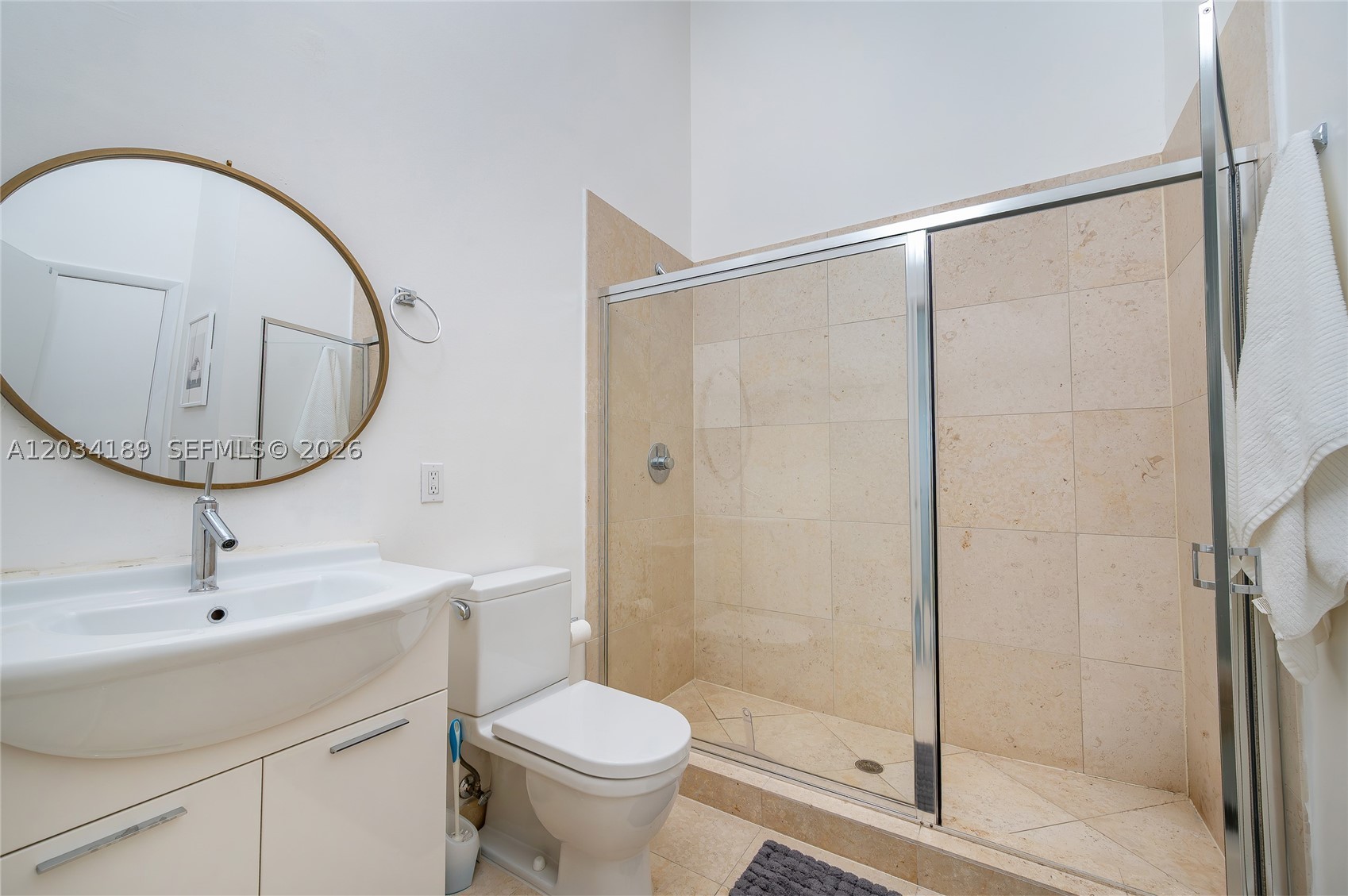 475 Brickell Ave #4115 Miami, FL 33131