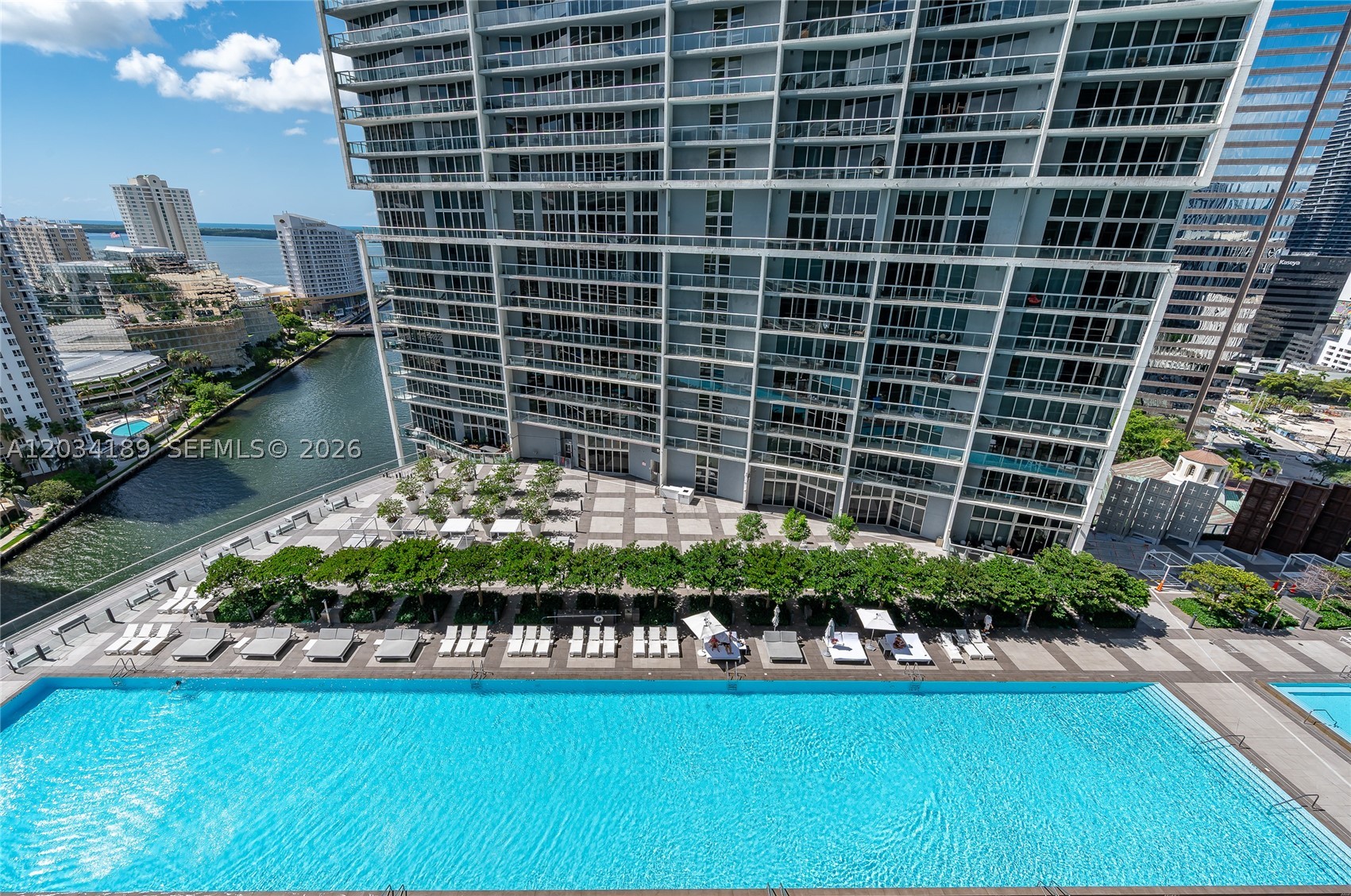 475 Brickell Ave #4115 Miami, FL 33131