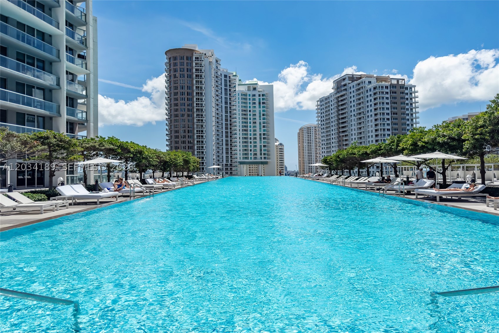 475 Brickell Ave #4115 Miami, FL 33131