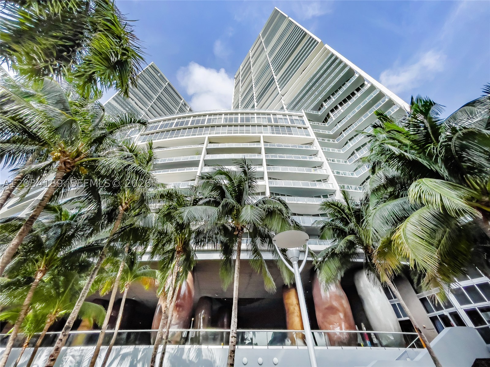 475 Brickell Ave #4115 Miami, FL 33131