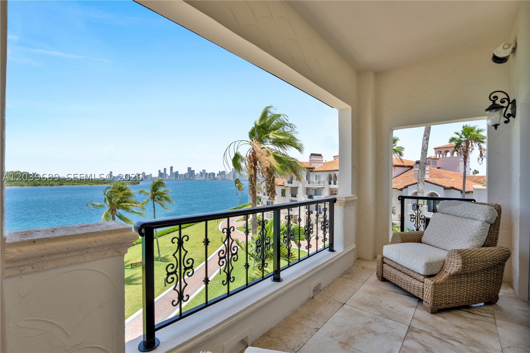 2244 Fisher Is Dr #3404 Miami Beach, FL 33109