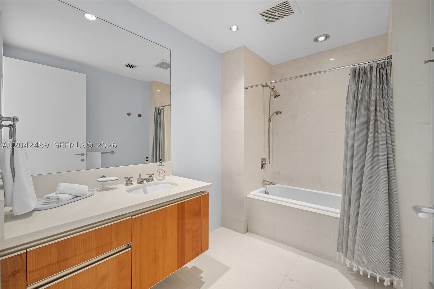 7141 Fisher Is Dr #7141 Miami Beach, FL 33109